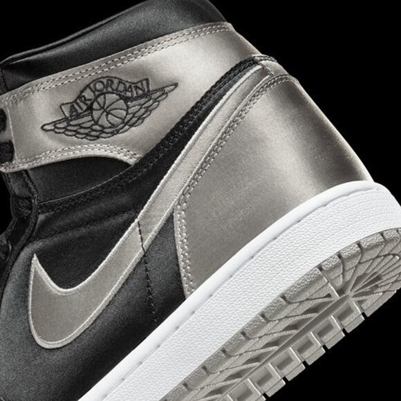 WOMENS AIR JORDAN 1 RETRO HIGH OG, BLACK/MEDIUM GREY SATIN FD4810 010 SIZE 11 - Picture 6 of 6